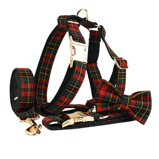 Plaid Christmas Pet Collar with Green Background & Leash