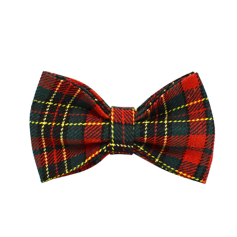 Plaid Christmas Pet Collar with Green Background & Leash