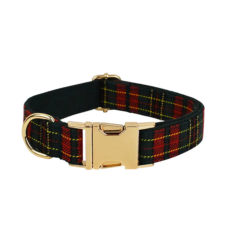 Plaid Christmas Pet Collar with Green Background & Leash